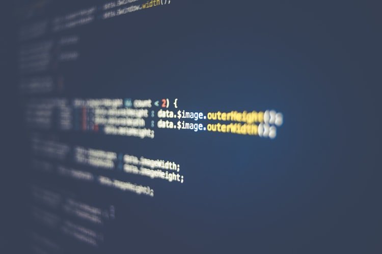 Hackeri aparținând guvernului chinez, suspectați că desfășoară activități extra pentru profit