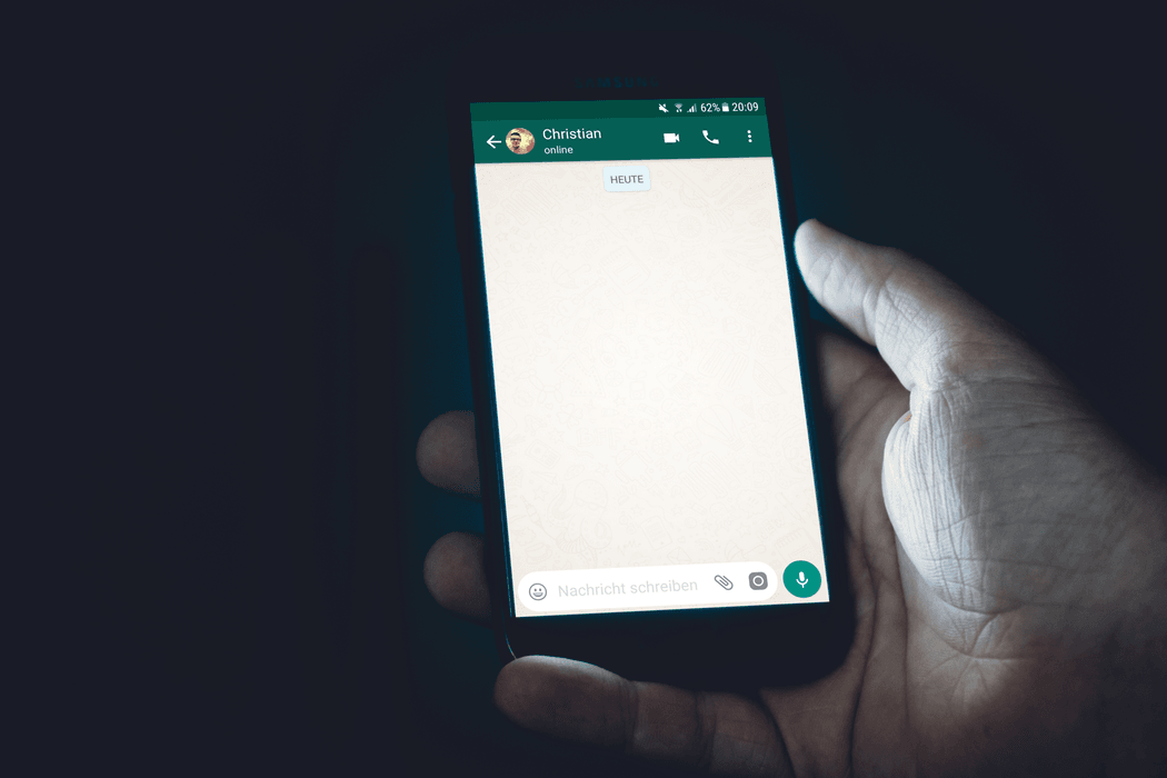 WhatsApp – funcția DELETE FOR EVERYONE nu șterge fișierele media trimise pe dispozitivele iPhone