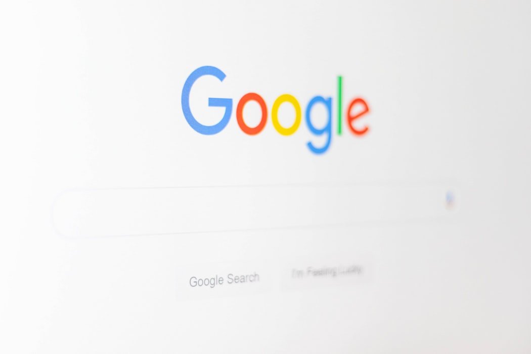 GOOGLE – compania oferă recompense de până la 1,5 milioane de dolari pentru hacking-ul de la distanță a cipului Titan M